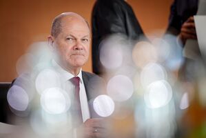 Bundeskanzler Olaf Scholz (SPD) nimmt an einer Sitzung des Bundeskabinetts in Berlin teil., © Kay Nietfeld/dpa