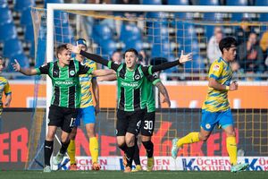 Greuther Fürth feierte einen Auswärtssieg bei Eintracht Braunschweig., © Swen Pförtner/dpa