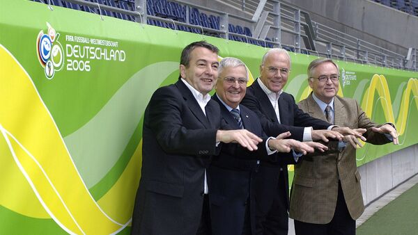 Das damalige Präsidium des OK für WM 2006 (l-r): Wolfgang Niersbach, Theo Zwanziger, Franz Beckenbauer und Horst R. Schmidt., © Kunz/Fotoagentur Kunz/dpa