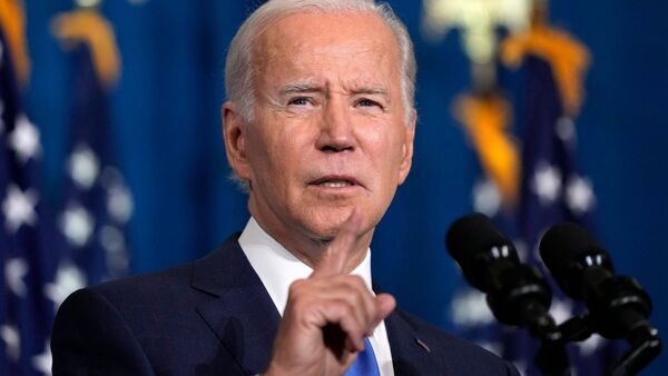 US-Präsident Joe Biden spricht in Washington über die Bedrohung der Demokratie vor den Zwischenwahlen kommende Woche., © Alex Brandon/AP/dpa