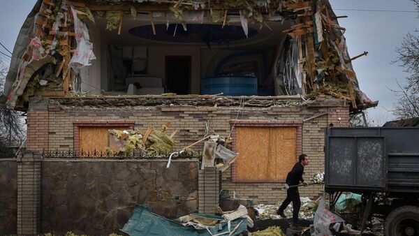 Durch russischen Beschuss zerstört: ein Haus in Kramatorsk (Region Donezk), © Andriy Andriyenko/AP/dpa