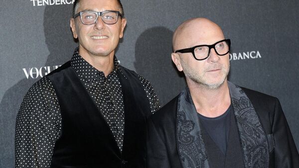 Die italienischen Modedesigner Stefano Gabbana (l) und Domenico Dolce 2014 in Mailand., © Flavio Lo Scalzo/ANSA/EPA/dpa