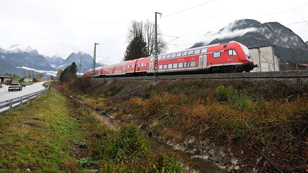 Mehr als fünf Monate nach dem Zugunglück mit fünf Toten in Garmisch-Partenkirchen nimmt die Deutsche Bahn (DB) wieder den regulären Verkehr auf der Strecke nach München auf., © Angelika Warmuth/dpa