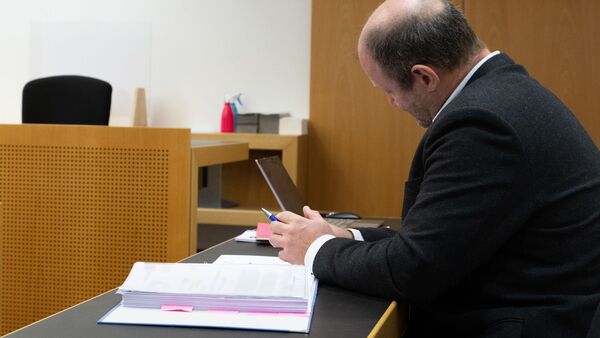 Der bayerische Landtagsabgeordnete Markus Bayerbach (Parteilos) sitzt im Strafjustizzentrum auf der Anklagebank., © Stefan Puchner/dpa