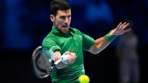 Hat auch sein drittes Spiel bei den ATP-World Tour Finals gewonnen: Novak Djokovic in Aktion., © Antonio Calanni/AP/dpa