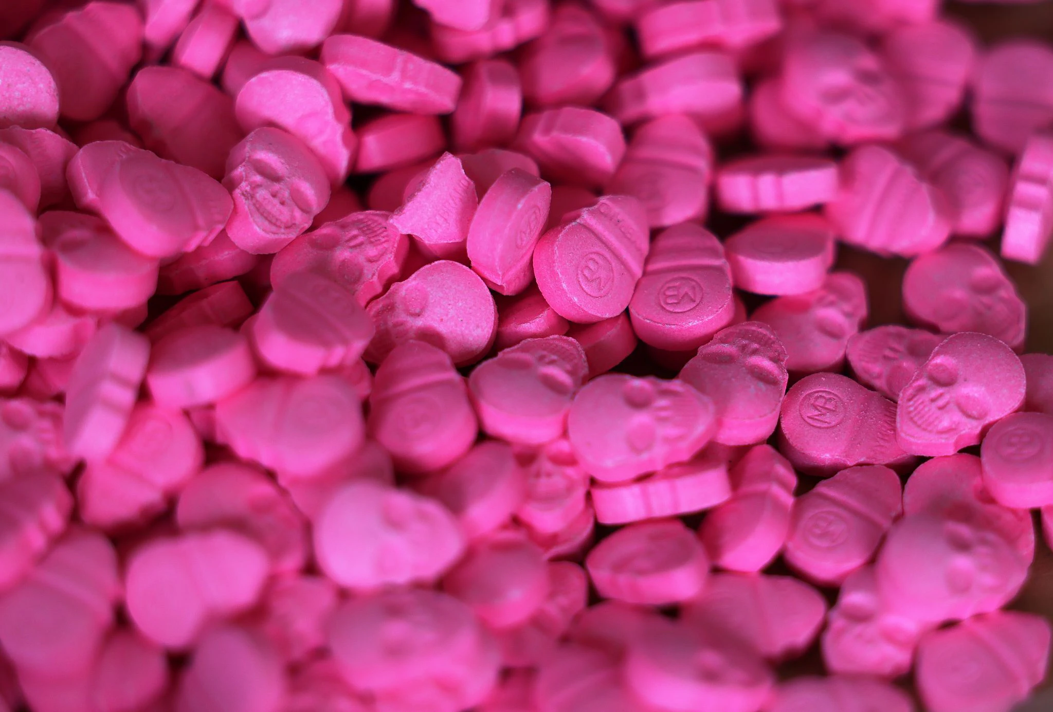 Das Paar soll Tausende Ecstasy-Tabletten verkauft haben. (Symbolbild) — © Oliver Berg/dpa
