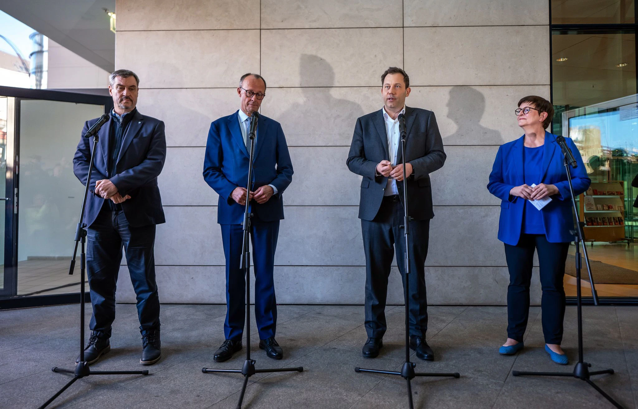 An diesem Montag gehen die Koalitionsverhandlungen von CDU, CSU und SPD in die voraussichtliche Schlussrunde. — © Michael Kappeler/dpa